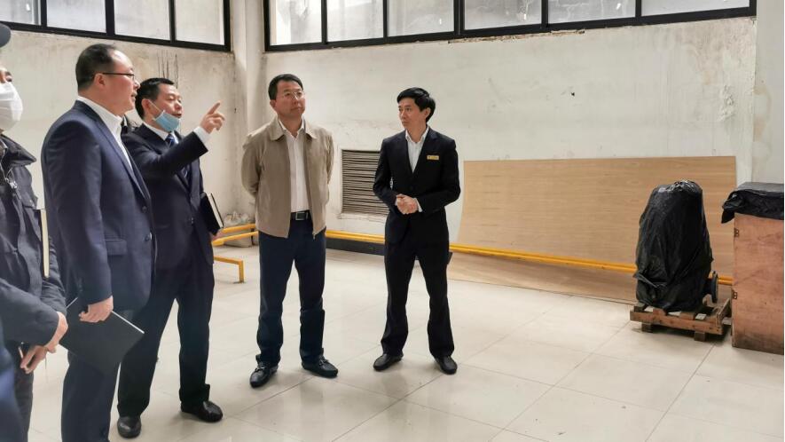 集团党委书记、董事长任丁会见川酒集团董事长曹勇一行